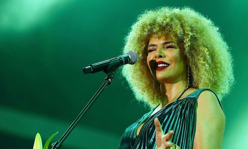 Vanessa da Mata apresenta show da turnê 'Vem Doce' em Lauro de Freitas neste fim de semana