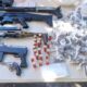 Polícia apreende armas de fogo e drogas em Arembepe