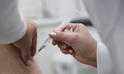 Salvador dá início a vacinação contra dengue