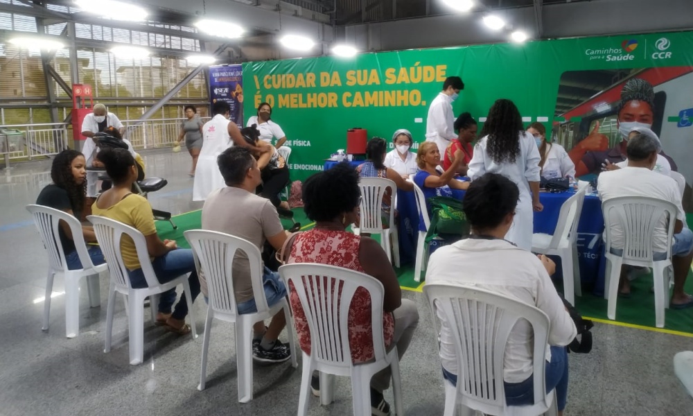 Clientes do CCR Metrô Bahia recebem serviços gratuitos de saúde e bem-estar na Estação da Lapa