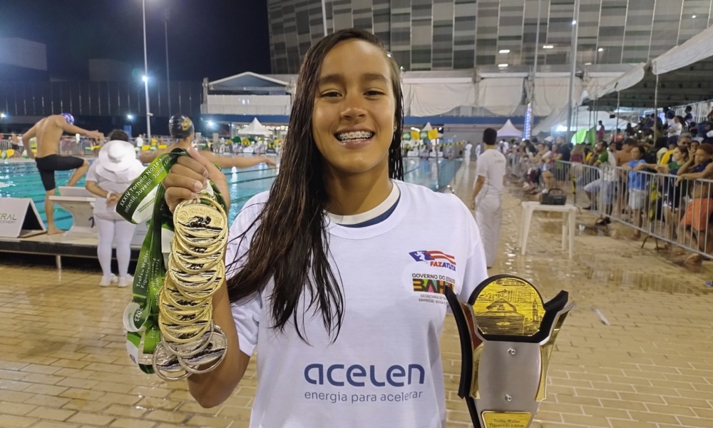 Nadadora baiana de 14 anos se destaca em competições de clubes e águas abertas