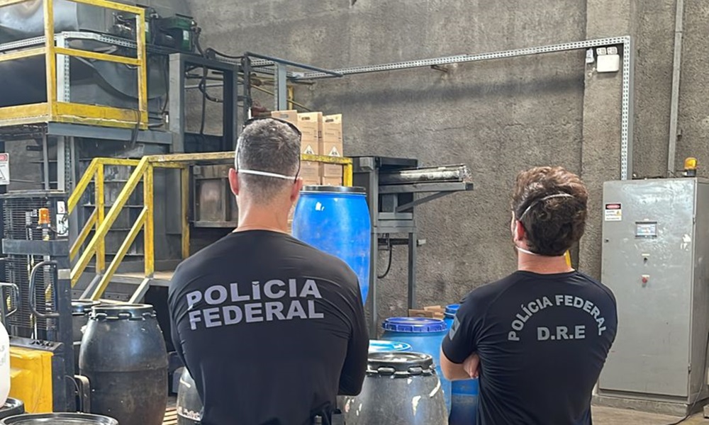 Polícia Federal incinera cerca de uma tonelada de drogas em Salvador