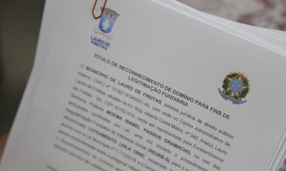 Prefeitura entrega escrituras de imóveis aos moradores do Tamarineiro e Cajueiro