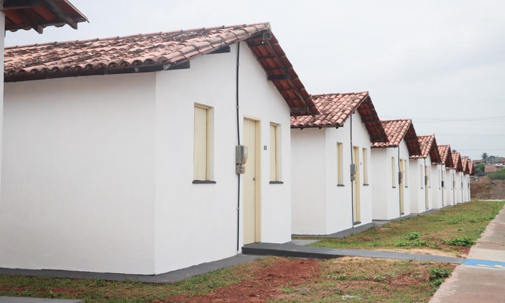 Elinaldo anuncia projeto que viabiliza construção de 1.712 casas em Camaçari