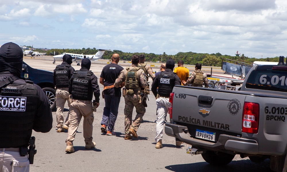 Policiais presos na Operação El Patron são transferidos para presídio federal