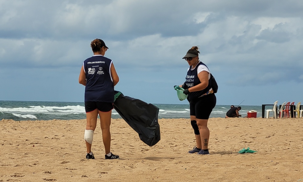 Praia de Buraquinho recebe mutirão de limpeza neste sábado
