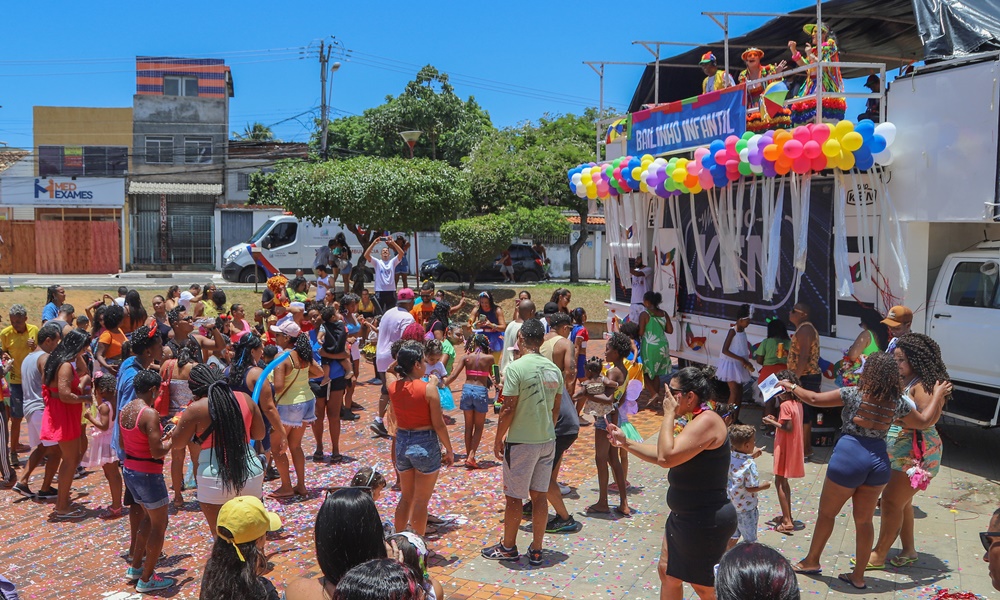 Lauro Folia: blocos, Circuito Brincante e Bailinho Infantil animam último dia de Carnaval