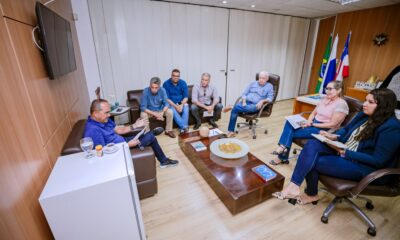 Elinaldo se reúne com empresários para discutir obras do Minha Casa, Minha Vida em Camaçari