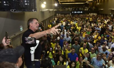 Em Salvador, Bolsonaro diz que é o "ex mais amado do Brasil"