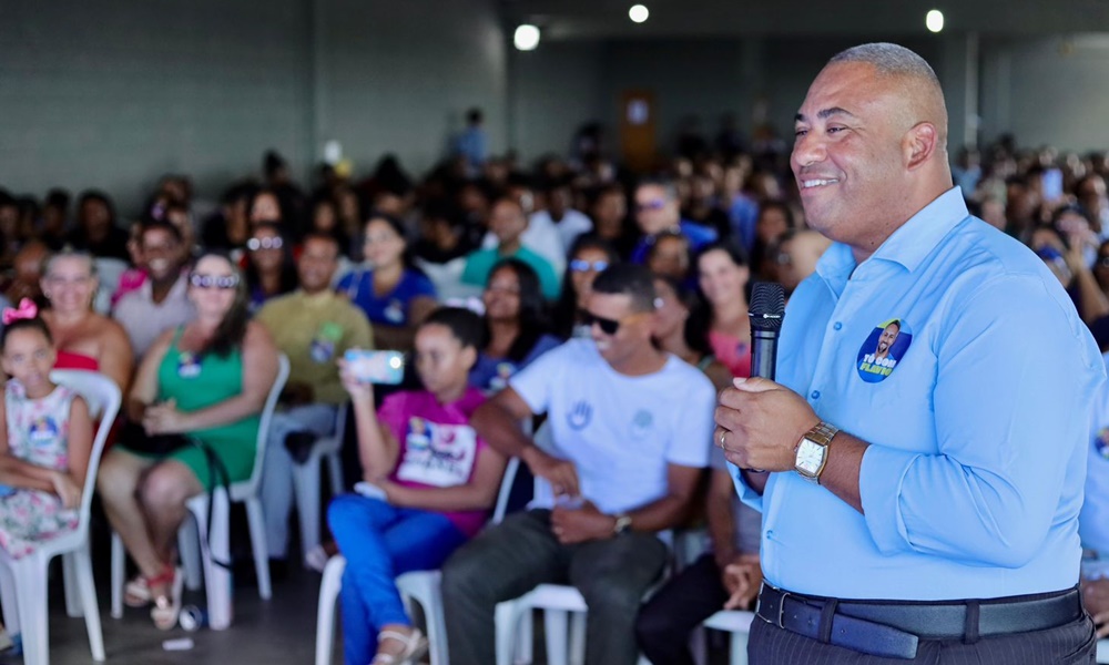 Manoel Filho reúne autoridades públicas e evangélicos em apoio a Flávio Matos