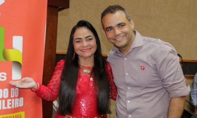 Moema anuncia pré-candidatura de Rosalvo para prefeito de Lauro de Freitas