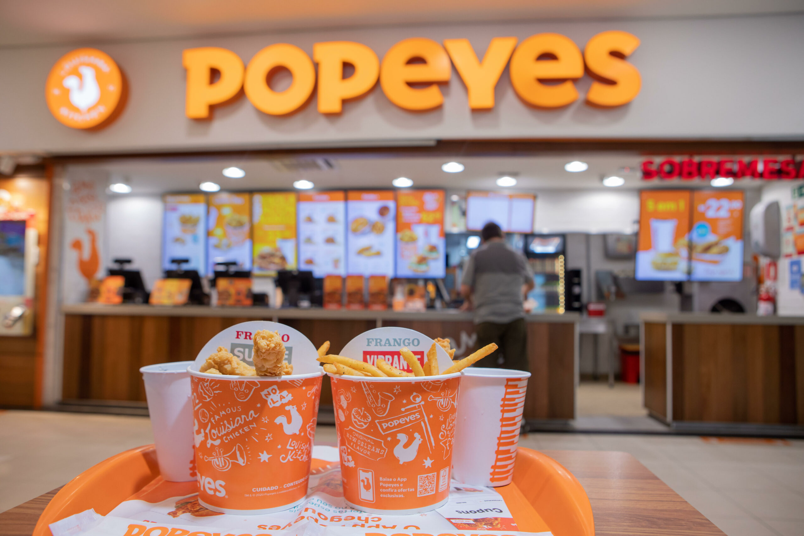 Restaurante Popeyes fará degustação gratuita de frango frito neste sábado em Salvador