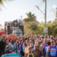 Desfile de blocos de rua anima segundo dia do Festival de Arembepe 2024