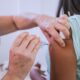 Vacinação contra a dengue será retomada na segunda em Camaçari