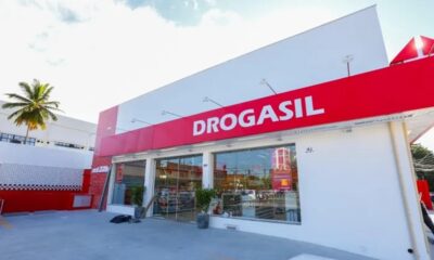 Rede de fármacia abre três vagas de emprego para orientador de loja em Camaçari