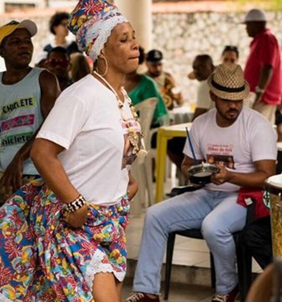 Ancestralidade, tambor e viola marcam apresentação do Samba Chula Filhos de Oyò no TAM