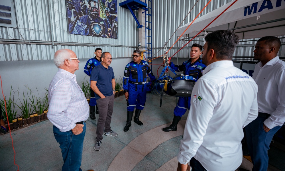 Elinaldo visita instalações da Air Prime Equipamentos de Segurança no Poloplast