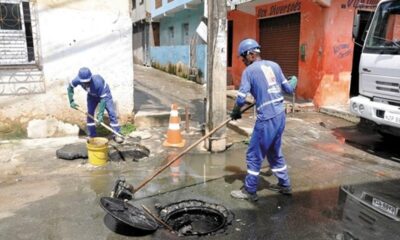 Embasa alerta sobre risco de abrir tampa da rede de esgoto para escoar água de chuva