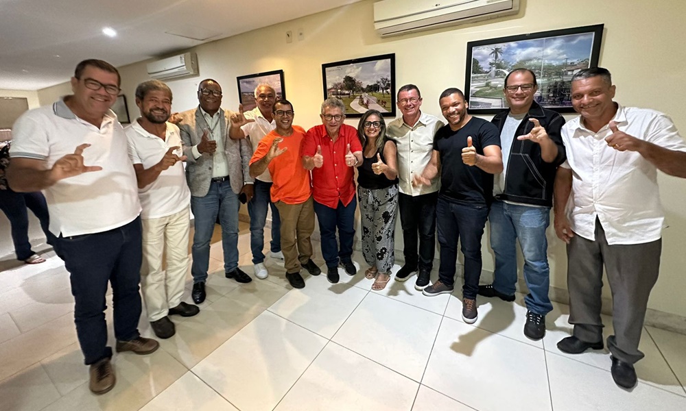 "Uma grande missão pela frente", afirma Caetano em encontro com presidentes de partidos