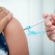 Sesau amplia público-alvo da vacinação contra dengue para 59 anos