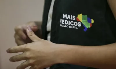 Programa Mais Médicos abre edital com vagas em municípios baianos; Camaçari está na lista