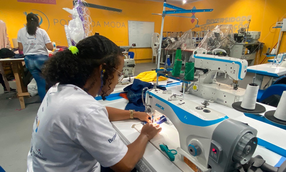 Projeto Ponto da Moda abre inscrições gratuitas para curso de costura industrial na capital baiana