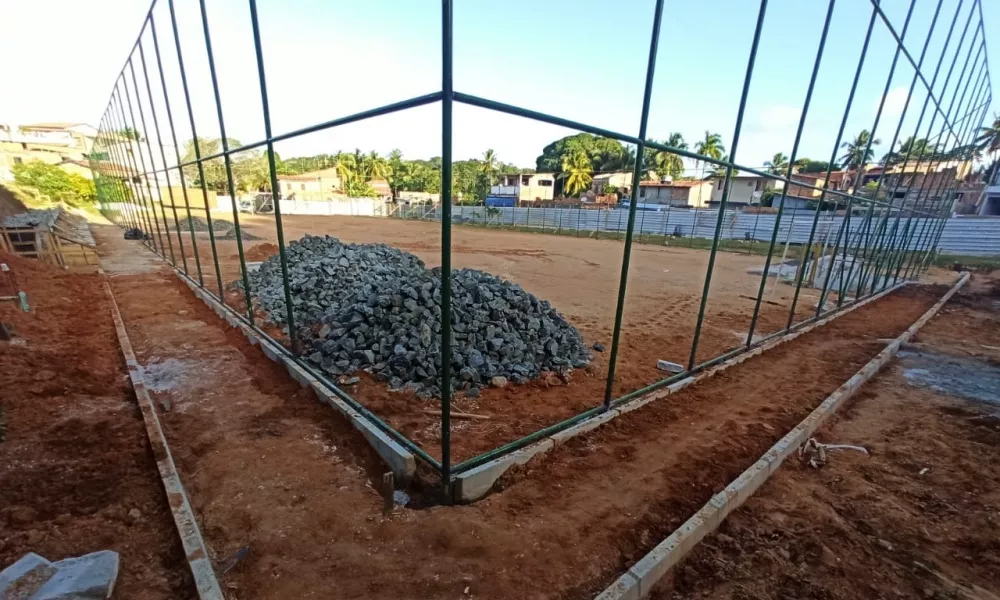 Obra da praça do campo de Morrinhos, em Barra do Pojuca, está 34% concluída