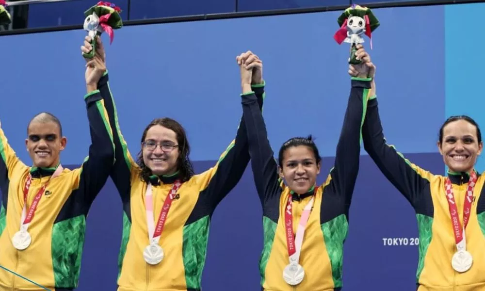 Brasil é prata na natação no revezamento misto 4x100 m na Paralimpíada
