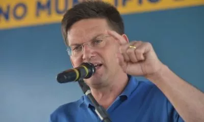 “O governador precisa mudar o lado do disco", declara João Roma após falas de Jerônimo sobre Bolsonaro