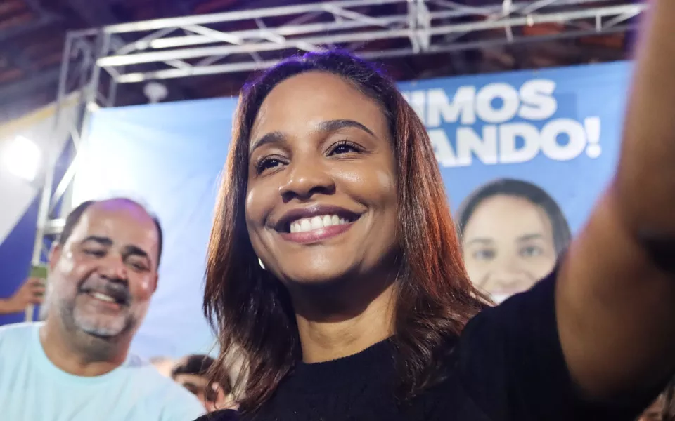 Cotada como vice, Cris Correia garante que seguirá com candidatura a deputada federal