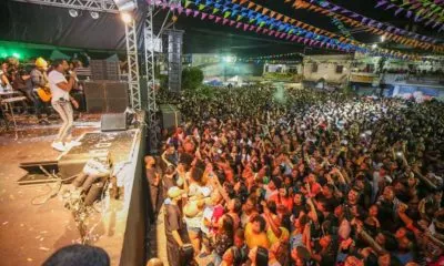 Milhares de pessoas prestigiam São Pedro na Gleba C com o cantor Pablo
