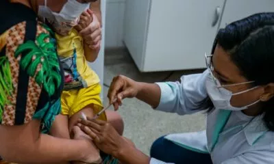 Camaçari retoma vacinação contra Covid-19 de crianças de seis meses a 11 anos