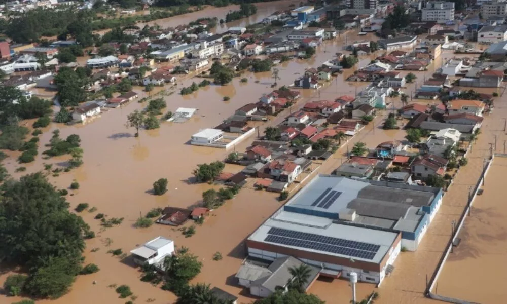 Defesa Civil emite alerta para previsão de chuva na Bahia e mais três estados