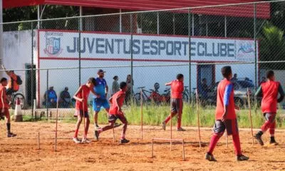 Time de futebol utiliza esporte como ferramenta de mudança social em Camaçari